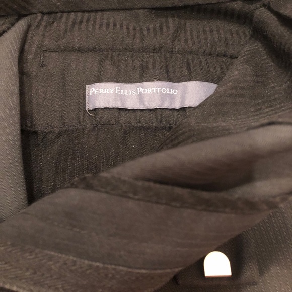 Perry Ellis Portfolio Classic Fit Dress Pants - Picture 2 of 4